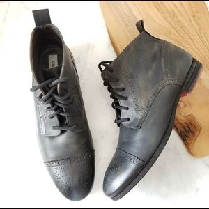 Steve Madden piierce boots